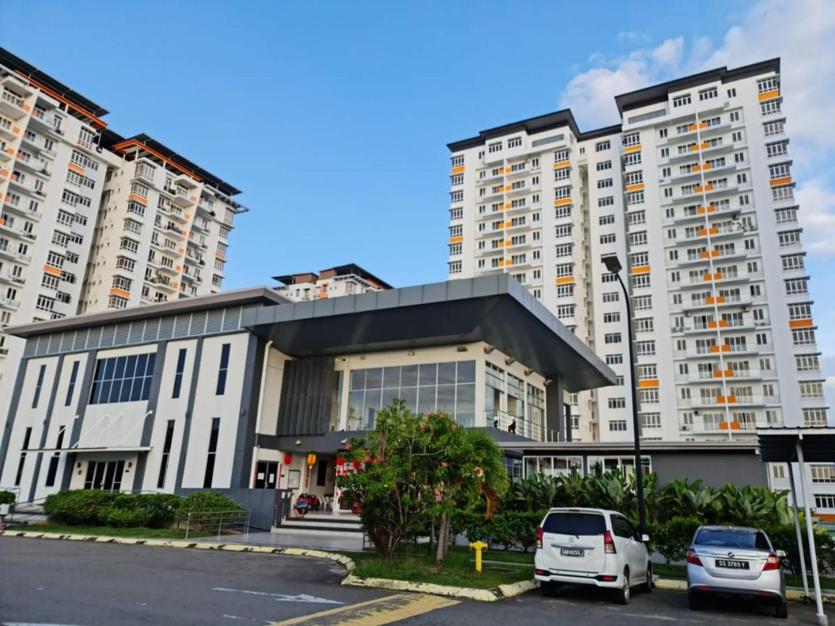 RHR Deluxe GuestHouse Kinarut Papar Sabah - Pool View - B&B