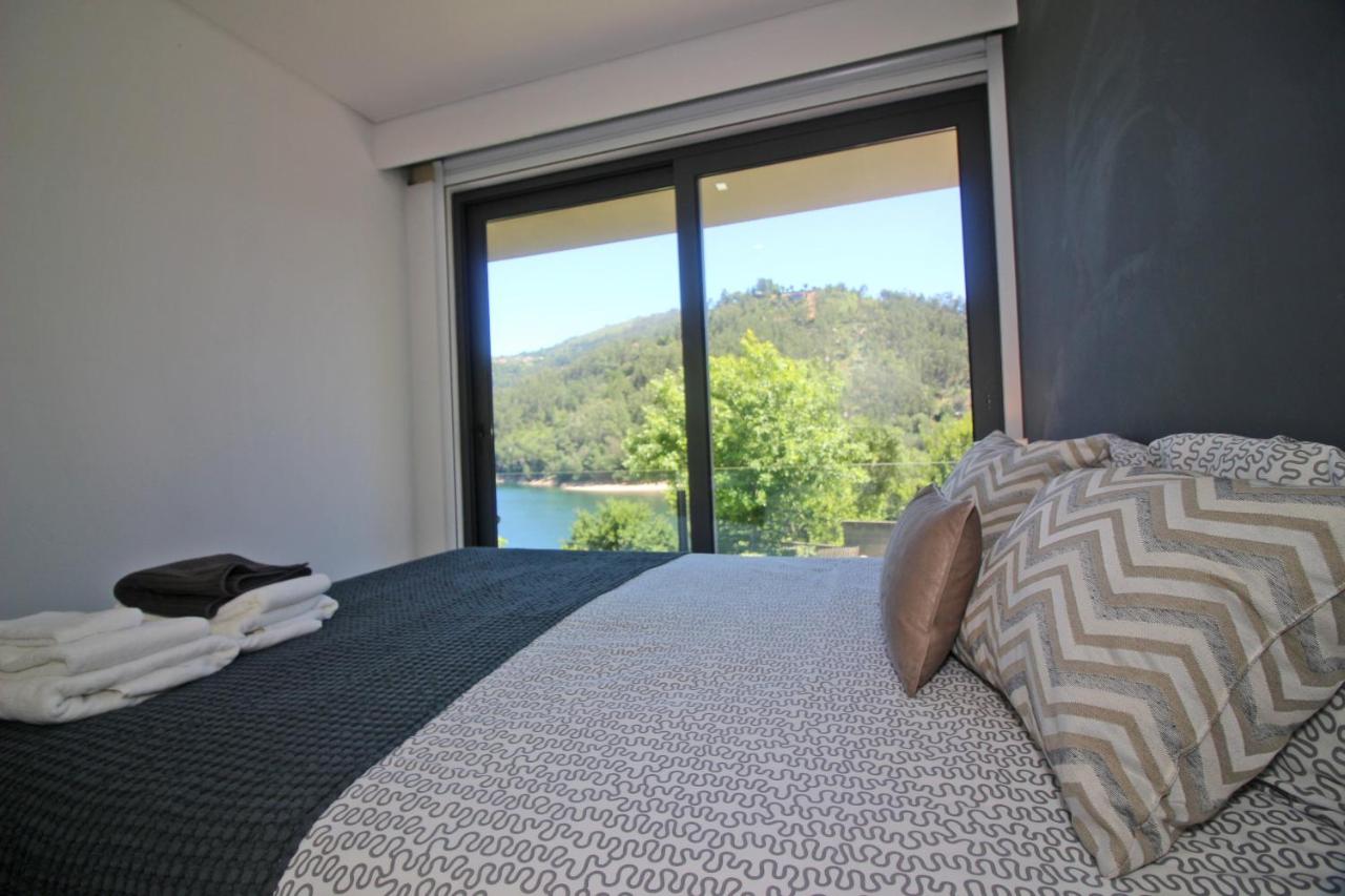 Apartment with Lake View