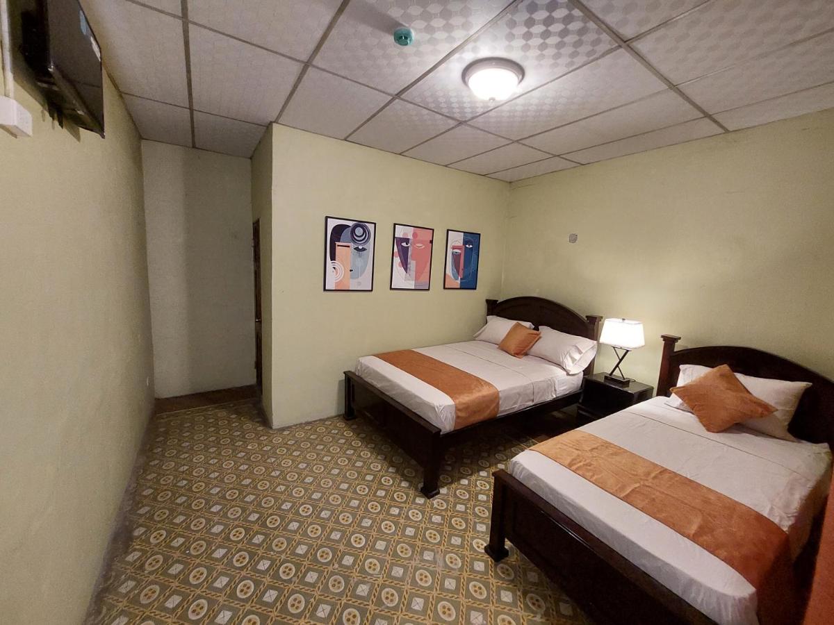 Camera Doppia con Letti Singoli con Bagno Privato
