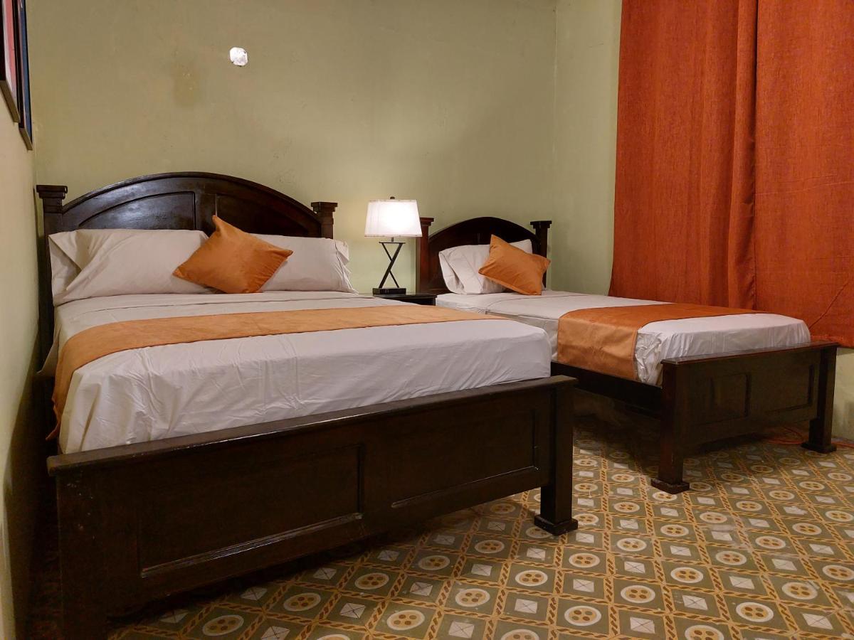 Zweibettzimmer mit eigenem Bad