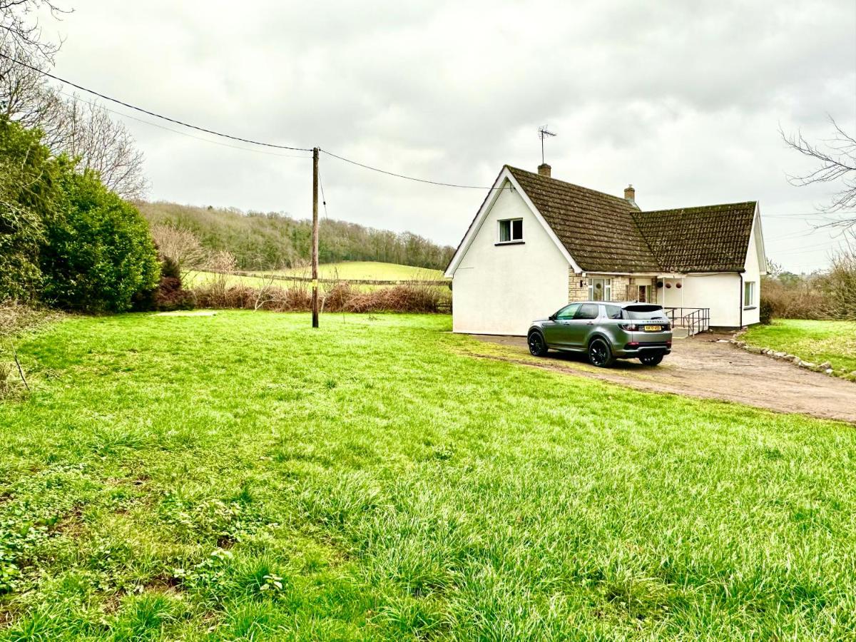 THREE BEDROOM Rural, relaxing and peaceful,DOGS welcome! With Cymru Holidays - Ferienwohnung