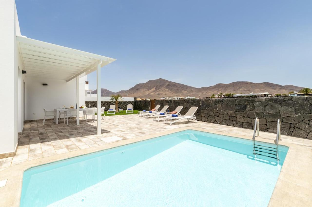 B&B Playa Blanca - Villa Montane by Villa Plus - Bed and Breakfast Playa Blanca