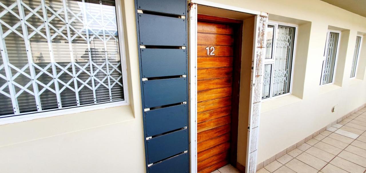 La Mer 12 - 9 Sleeper - Stylish & Sophisticated! - B&B Margate