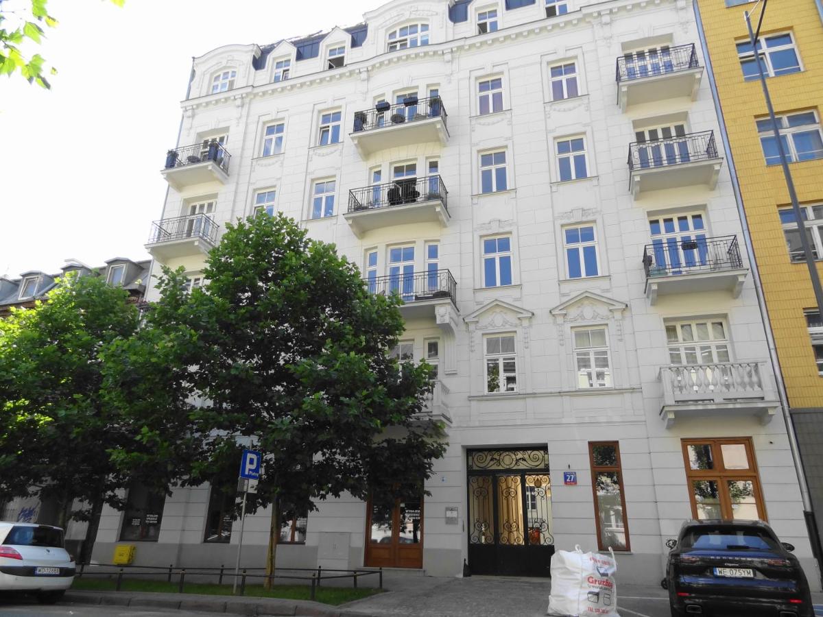 1 Bedroom Apartment 3 minute walk to Wilenska Metro - Chambres d'hôtes Varsovie