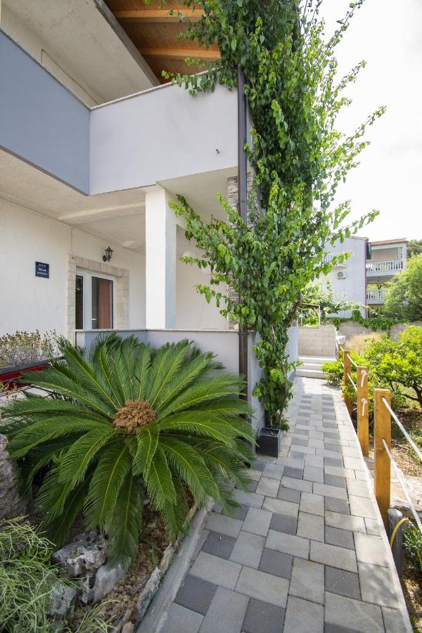Apartments Alisa - Chambres d’hôtes Brodarica