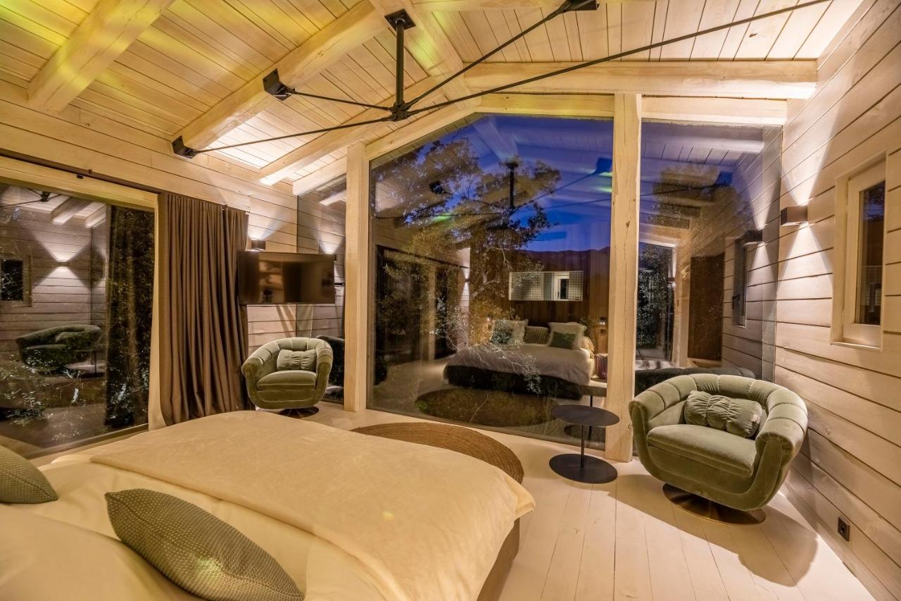 Deluxe King Suite