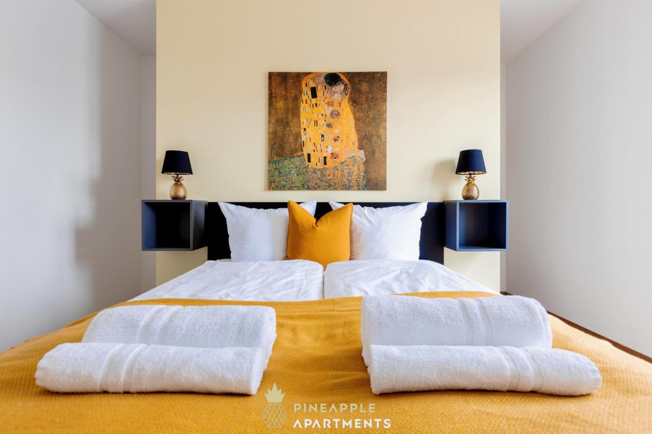 PINEAPPLE APARTMENTS - Zwinger III - 86qm - 1x free parking - B&B Dresda