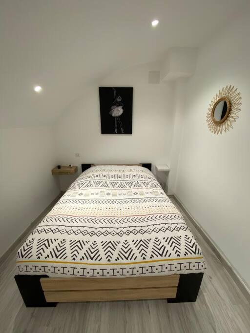 f2 50m2 atypique en souplex vue basilique - B&B Saint-Nicolas-de-Port