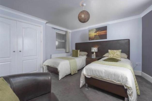 Chambre Lits Jumeaux avec Salle de Bains Privative