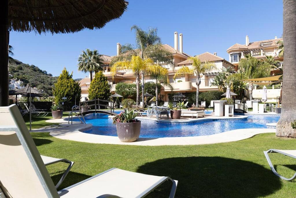 B&B Marbella - Stunning 2 Bedroom Apartment in Aloha Hill Club - Bed and Breakfast Marbella