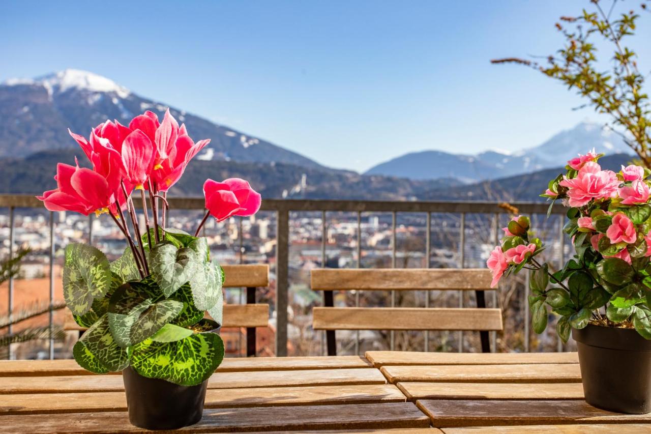 B&B Innsbruck - Hilltop Innsbruck Apartment I free parking - Bed and Breakfast Innsbruck