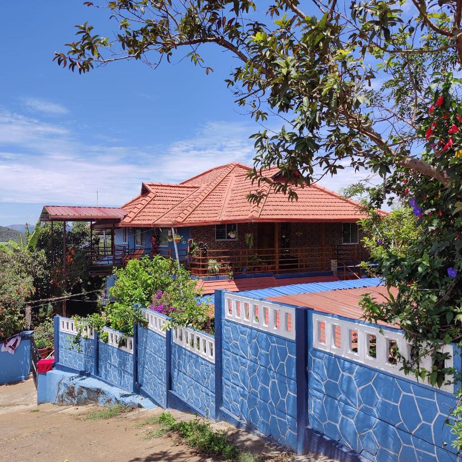 Hill View Homestay Madikeri Coorg 3BHK Villa - B&B