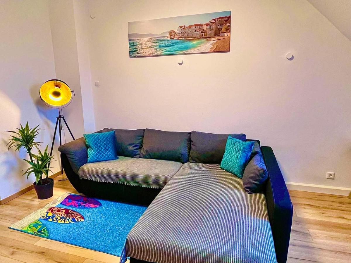 Bis 5 Personen, Parkplatz, Arbeitsplatz - B&B Solingen