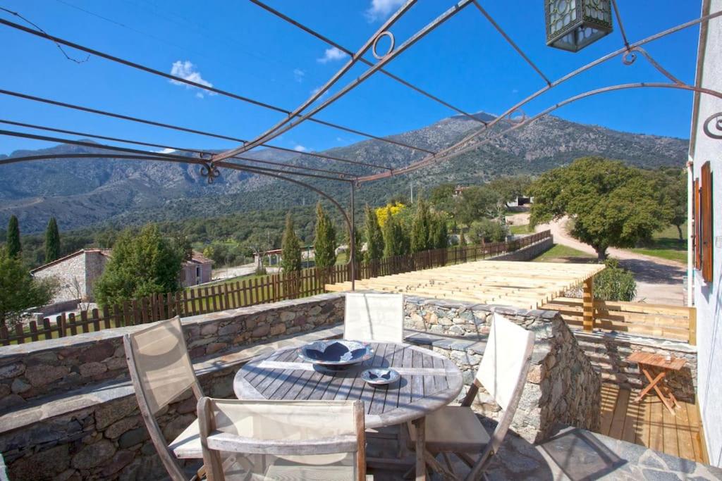Le CAPU BIANCU-LOCATION AVEC VUE PROCHE DES GORGES DE L ASCO ENTRE MER ET MONTAGNE - B&B