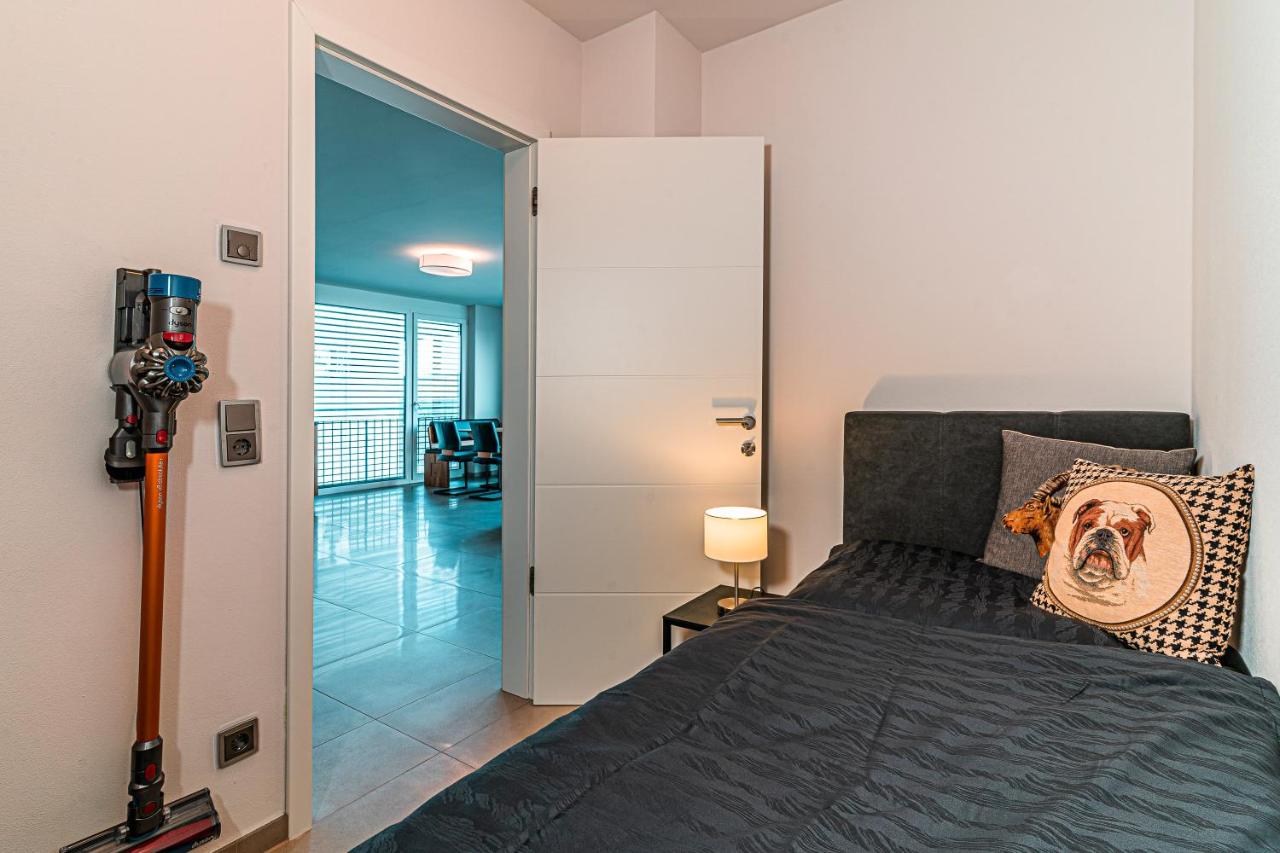 Estudio con vistas al jardín