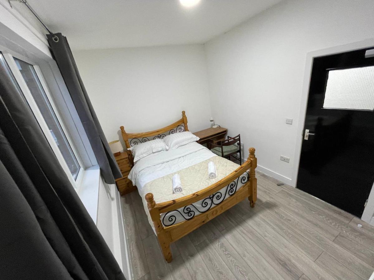 Double Room with Private External Bathroom