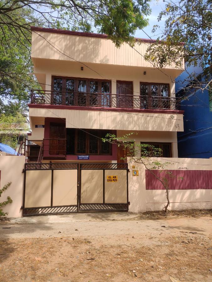 B&B Thiruvananthapuram - Sreevalsam Guest House - Bed and Breakfast Thiruvananthapuram