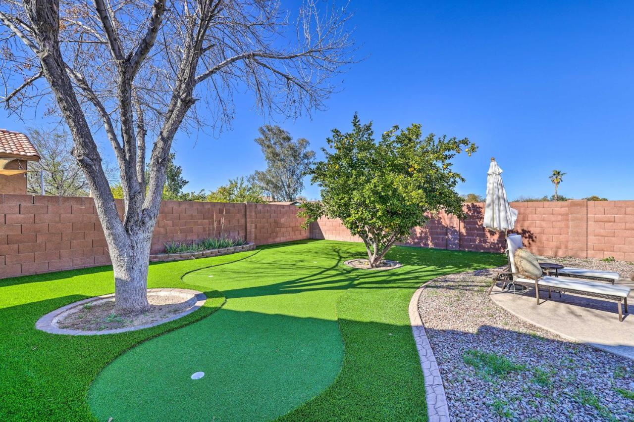 Heated Pool + Foosball: Modern Phoenix Sanctuary - B&B Phoenix