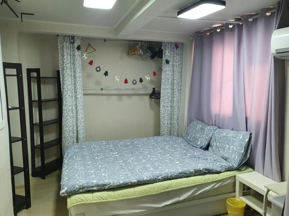 Chambre Double avec Toilettes Communes