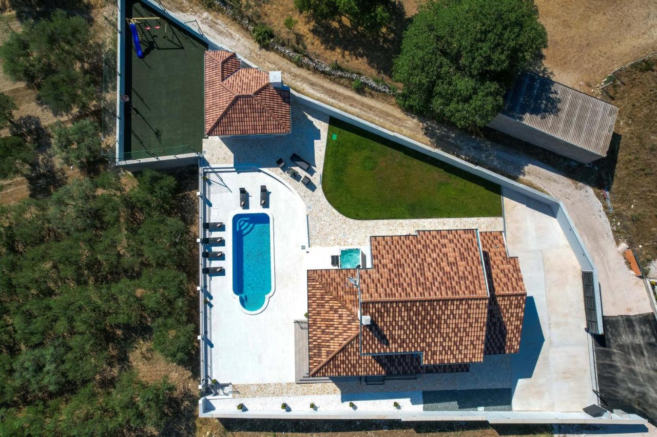 Villa Relax with sauna & jacuzzi &gym - B&B