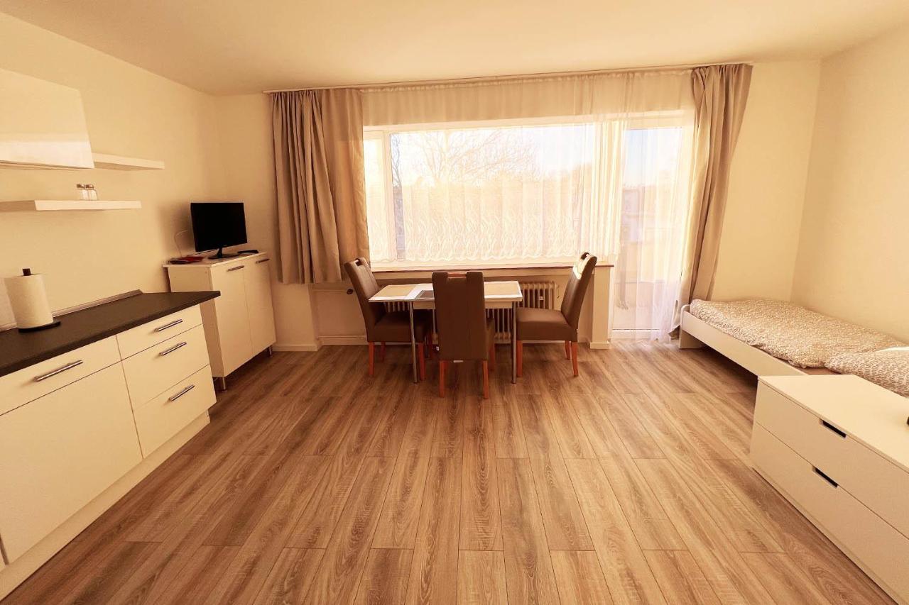 Cozy apartment with balcony - B&B Leverkusen