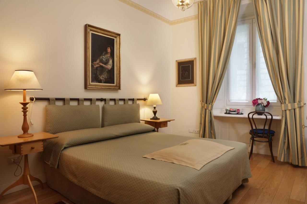 Doppel- oder Zweibettzimmer
