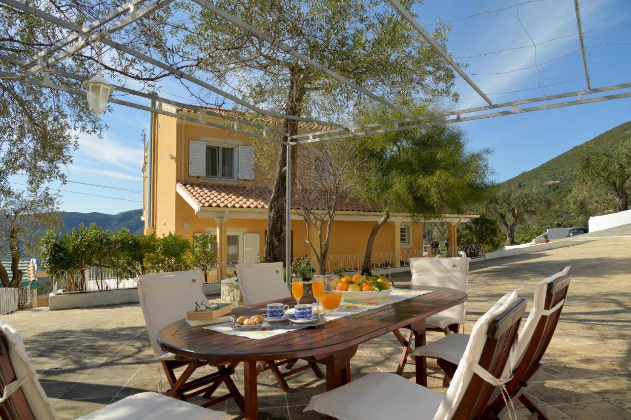 Ef Zin Villa - Bed and Breakfast Sidári