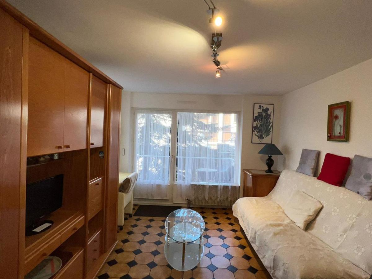 Appartement T2 Bis avec Balcon, Piscine et Tennis - Aix-les-Bains - FR-1-555-78 - Chambres d’hôtes