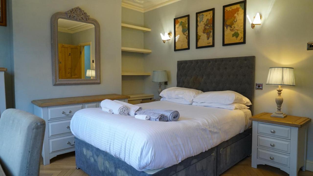 B&B Londen - 4 Bedroom Residence Hammersmith Fulham - Bed and Breakfast Londen