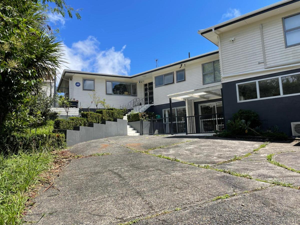 family friendly 3BR flat - 3min walk to the beach - self contained - B&B