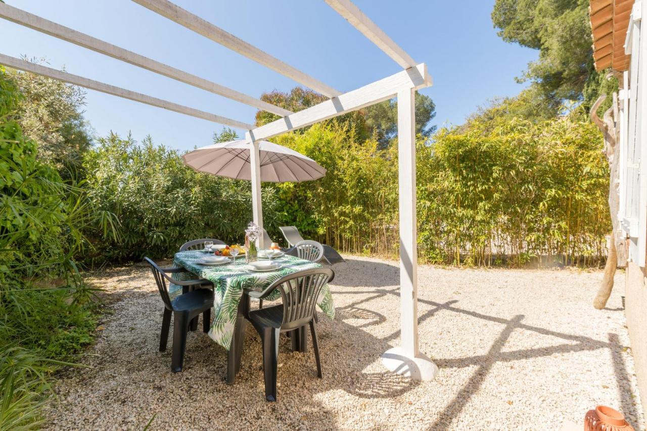 L'Auguière Ouest, maisonnette au cœur du vignoble proche de la mer et des sentiers côtiers - Chambres d’hôtes