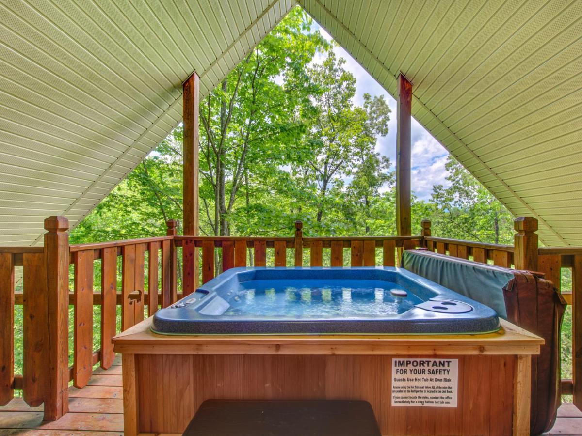 B&B Sevierville - Macys Hideaway, 1 Bedroom, Hot Tub, WiFi, Sleeps 7 - Bed and Breakfast Sevierville