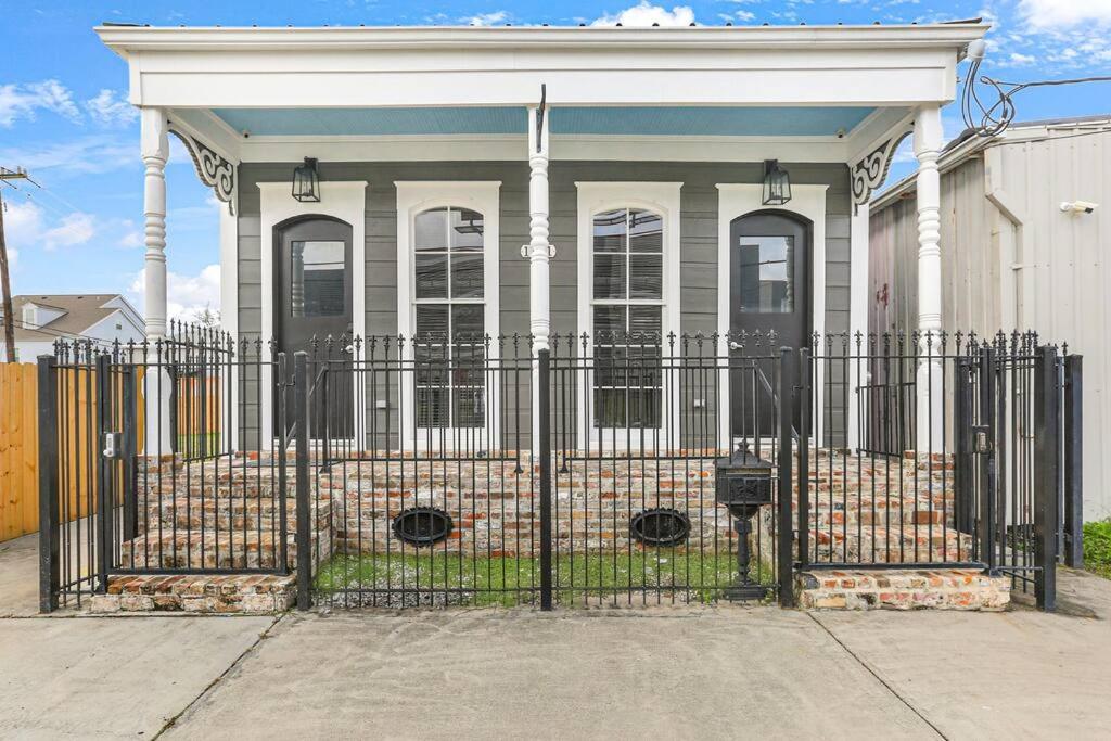 B&B New Orleans - Sleep 10 next to Superdome and downtown - Bed and Breakfast New Orleans