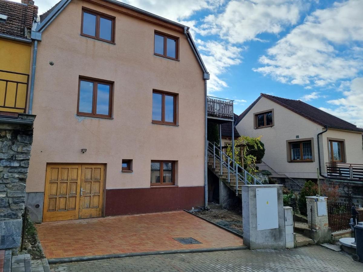 Útulné studio u Mariánského údolí v Brně - Líšni - B&B