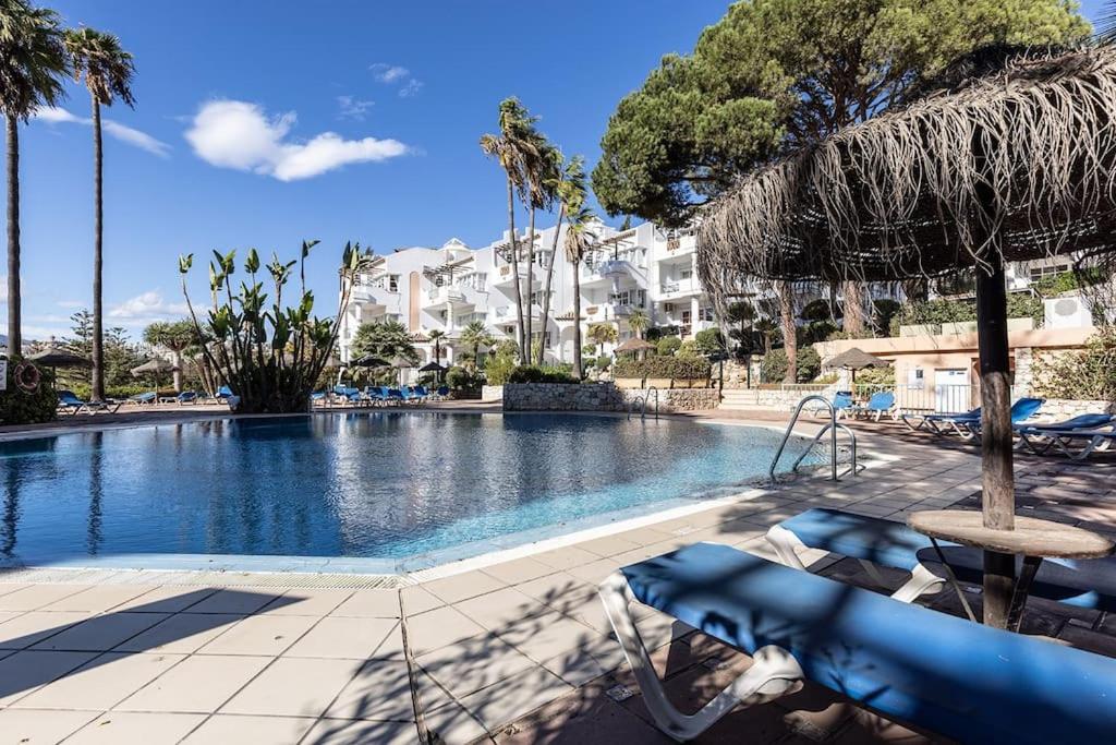 Stylish Penthouse Duplex at Matchroom Country Club - B&B