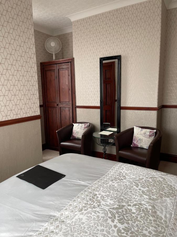 Deluxe Double Room with Shower