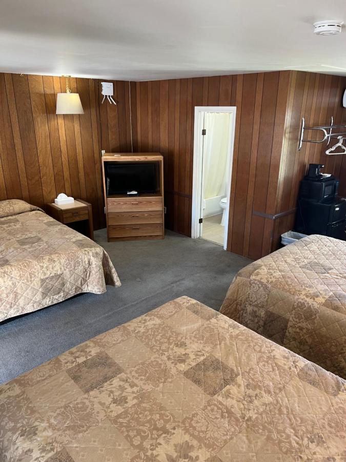 Triple Room with Three Queen Beds
