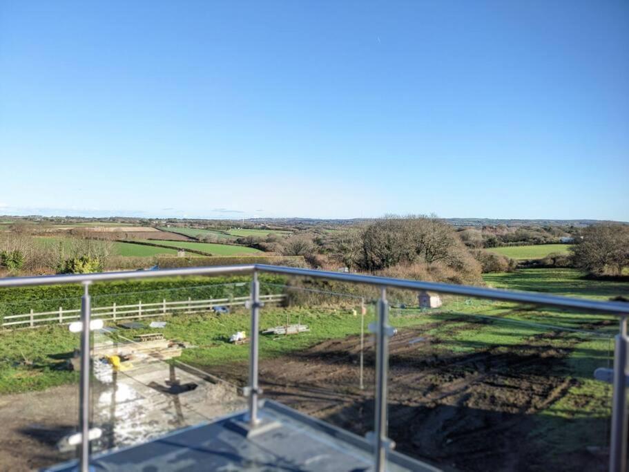 B&B Hayle - Chy Lowen, great valley views from balcony - Bed and Breakfast Hayle