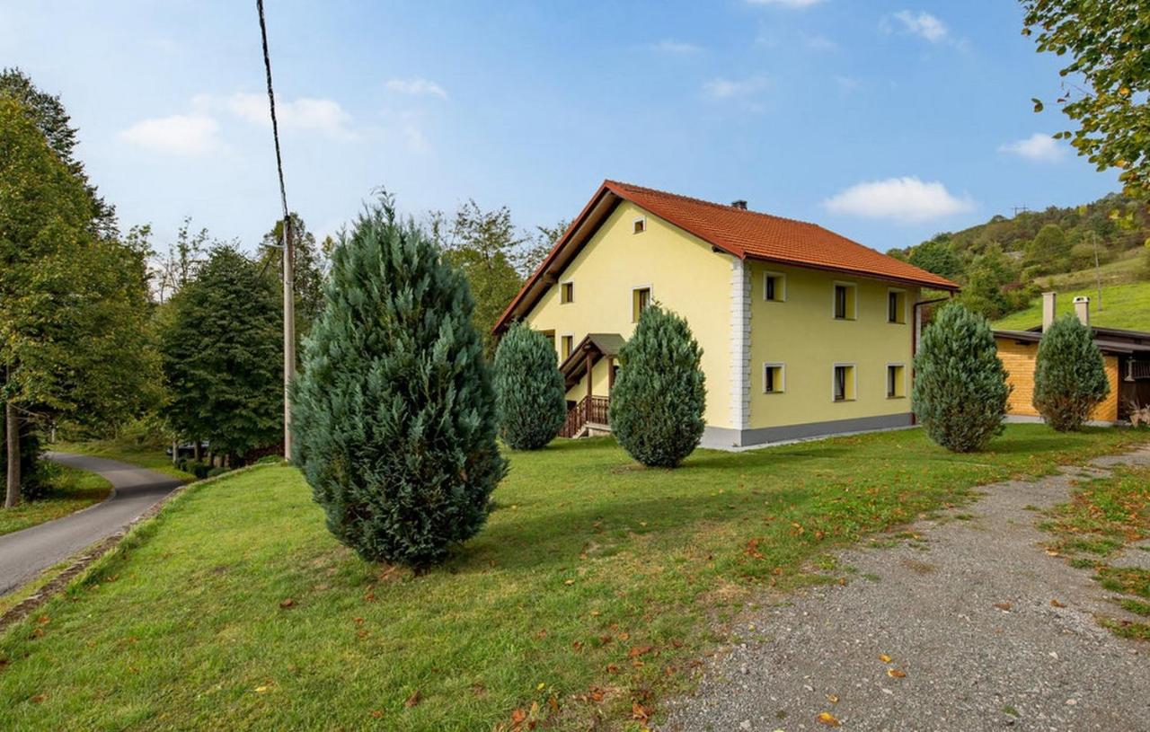 B&B Vrbovsko - Apartments with a parking space Vrbovsko, Gorski kotar - 20268 - Bed and Breakfast Vrbovsko