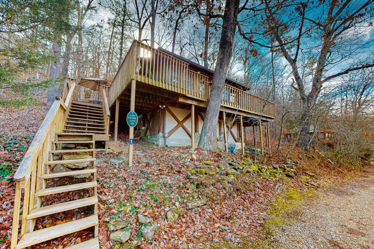 B&B Eureka Springs - Lake Lucerne - Treehouse Cabin #01 - Bed and Breakfast Eureka Springs