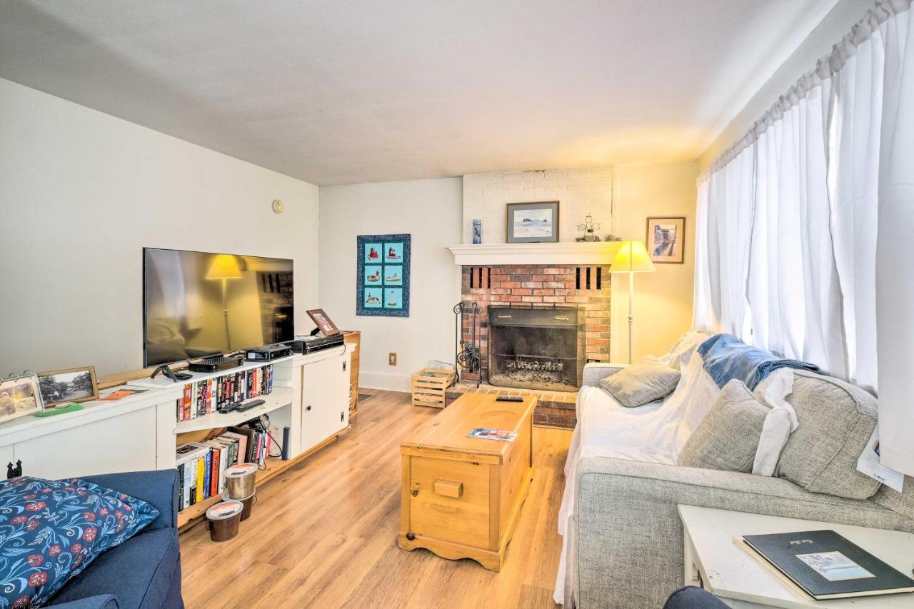 Cozy Waterfront Cottage on Montsweag Bay! - B&B