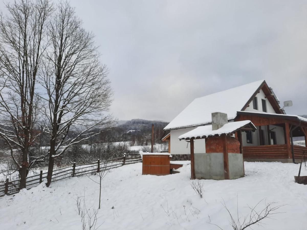 Cabana cu ciubăr din Larguta - B&B