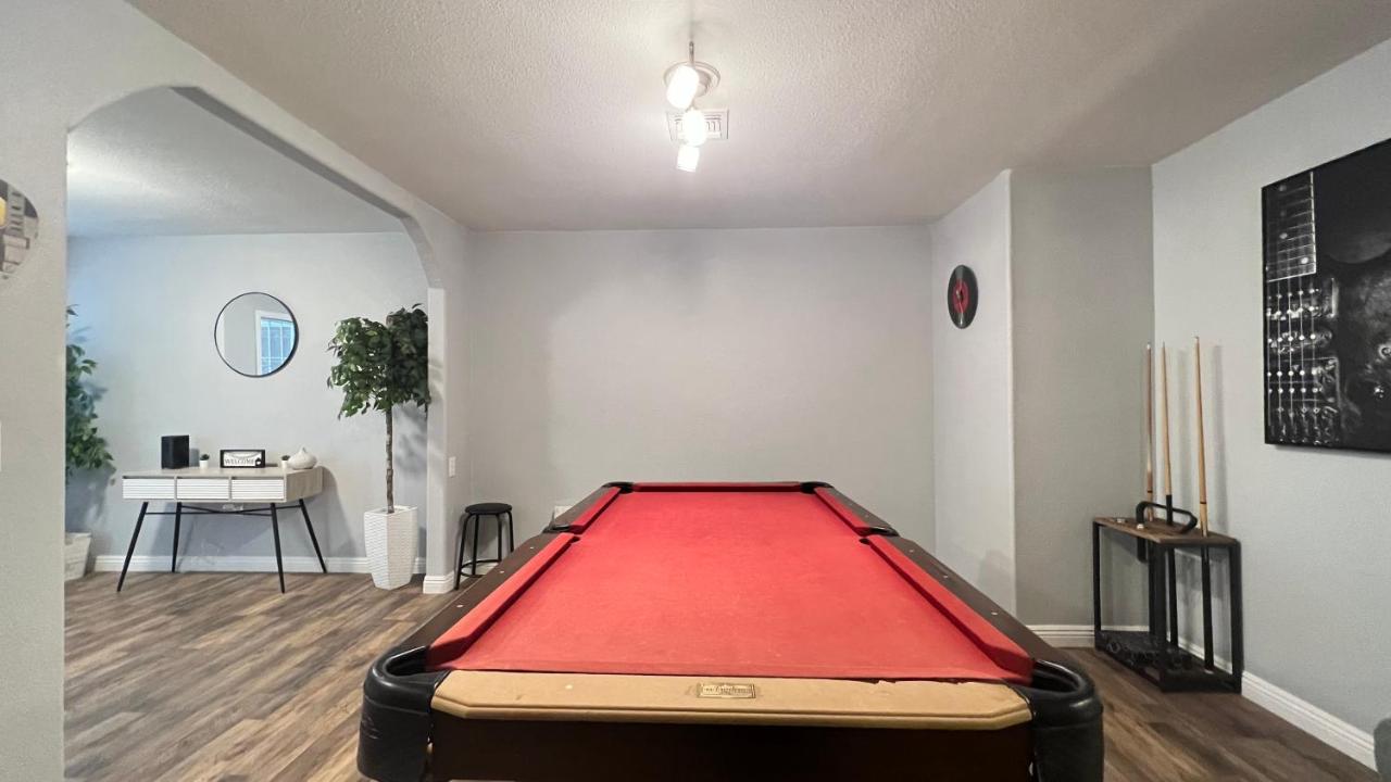 B&B Las Vegas - 3 bedroom w Swimming pool and billiards table - Bed and Breakfast Las Vegas