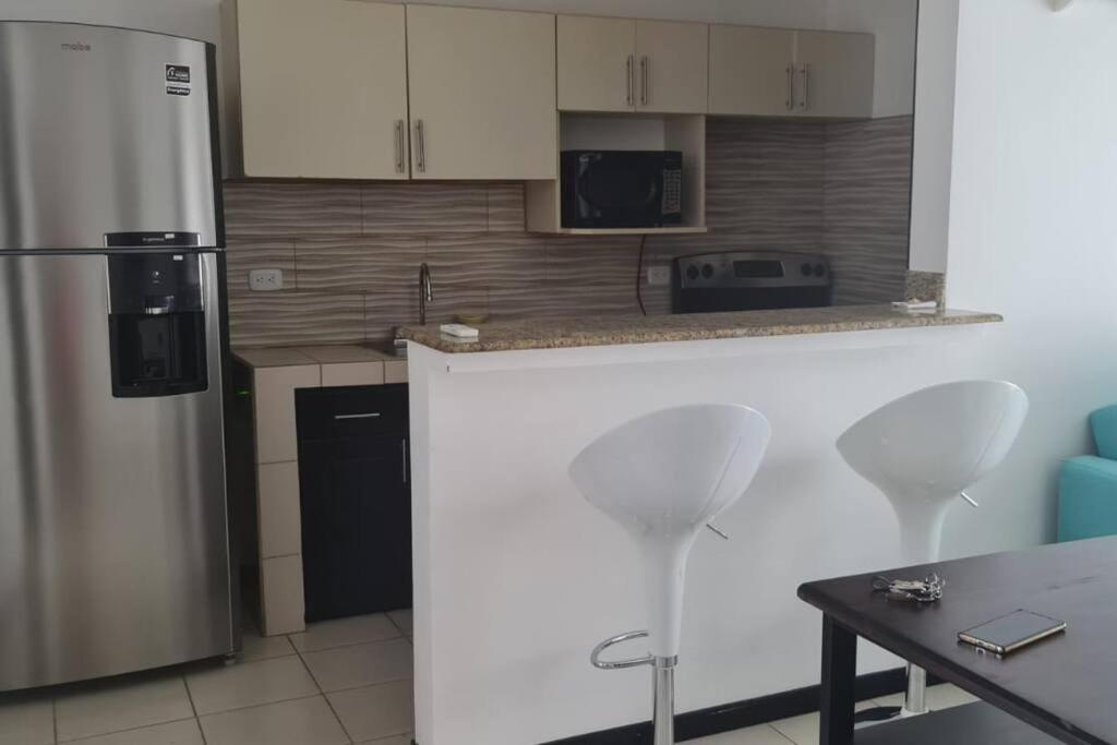 Casa Vacacional en Herradura con piscina privada - B&B