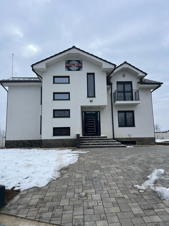 Pensiunea Mandala - B&B