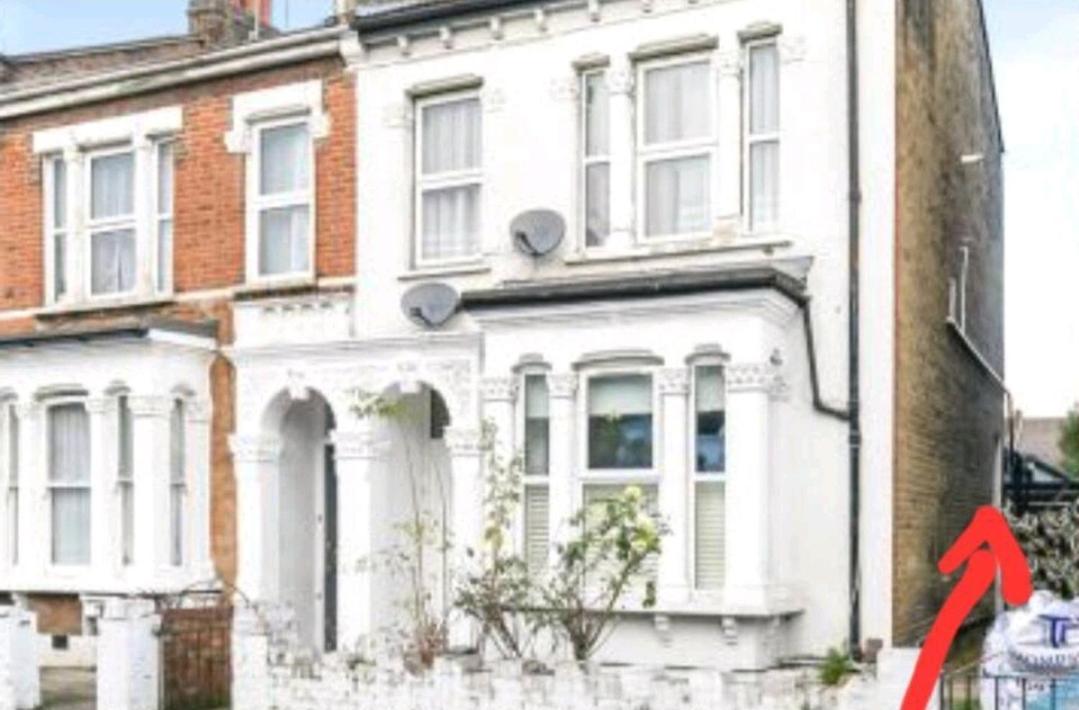 Room with luxury private bathroom & independent entrance near Tube - B&B
