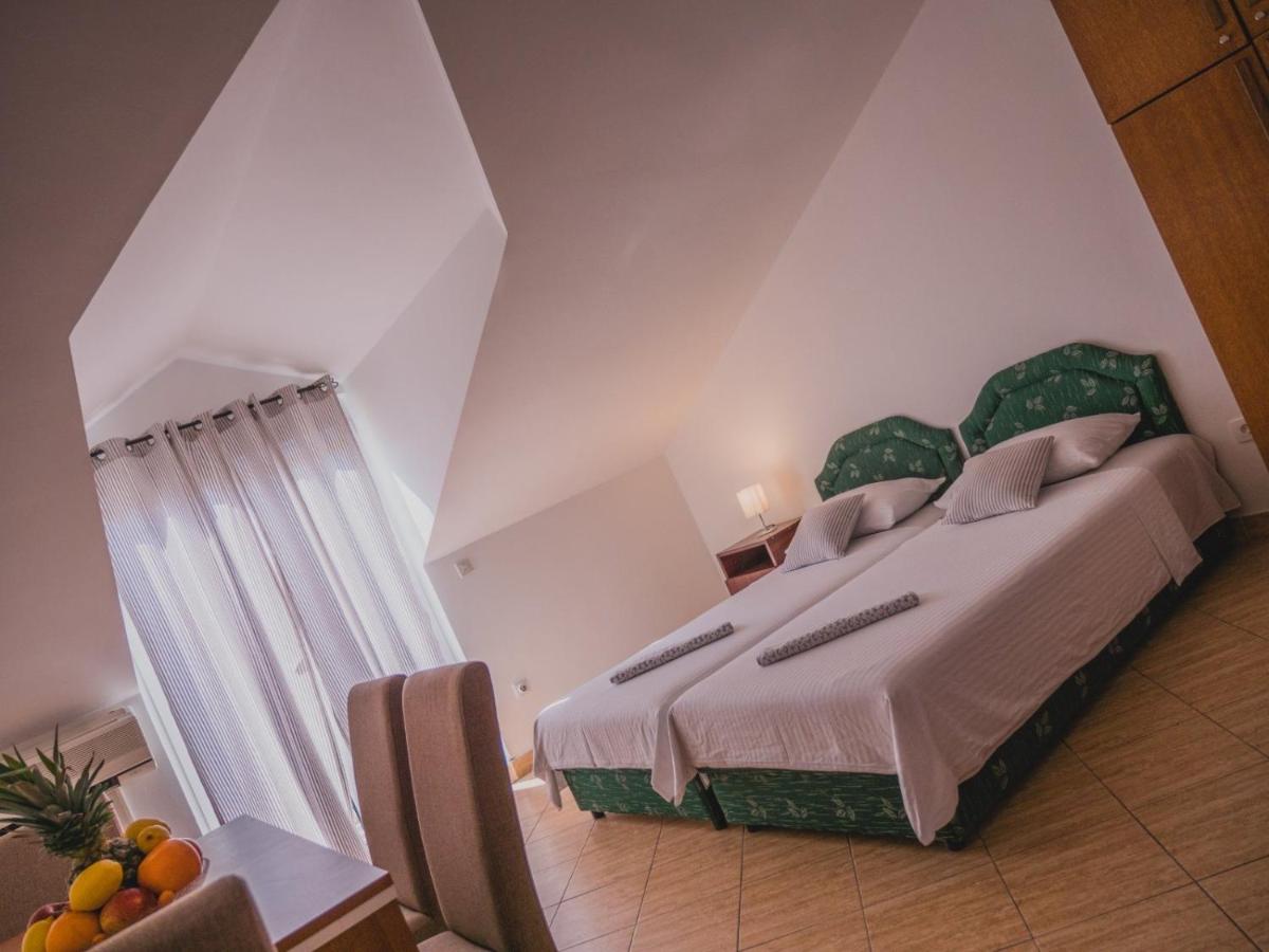 One Bedroom Apartment With Balcony and Garden View