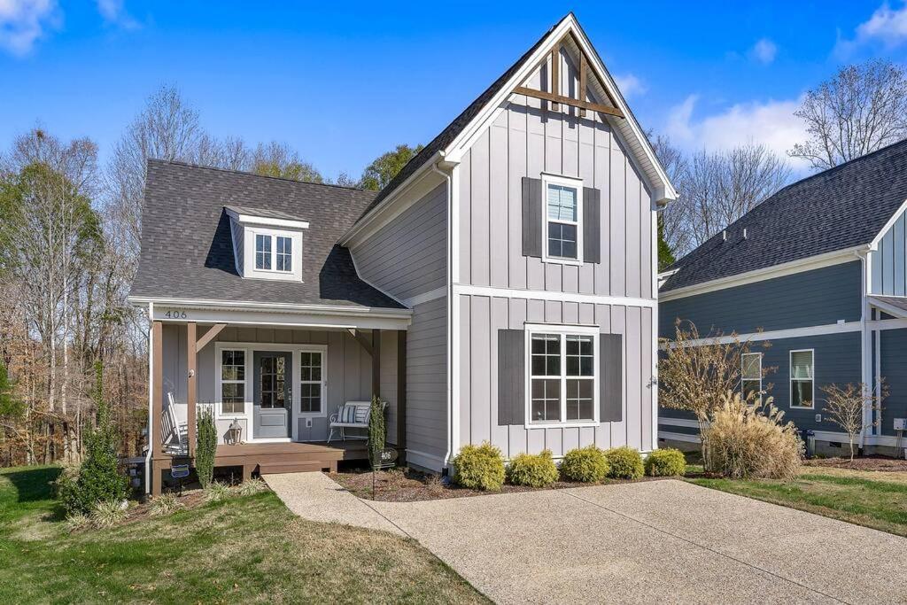 Beautiful Home with Lake and Marina Access, Firepit, Golf Cart Included - Chambres d’hôtes Estill Springs