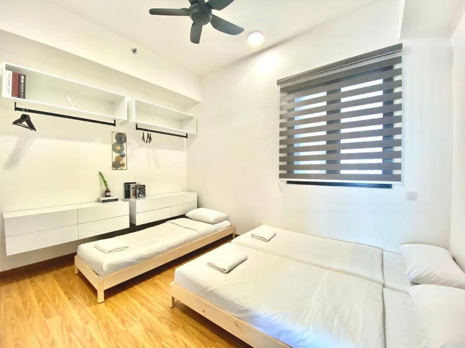 Beacon Executive Suites #Executive #SkyPool #Georgetown #6pax #2BR 2bath #1Queen 4Single #Quality well maintained #Private host - Bed and Breakfast George Town