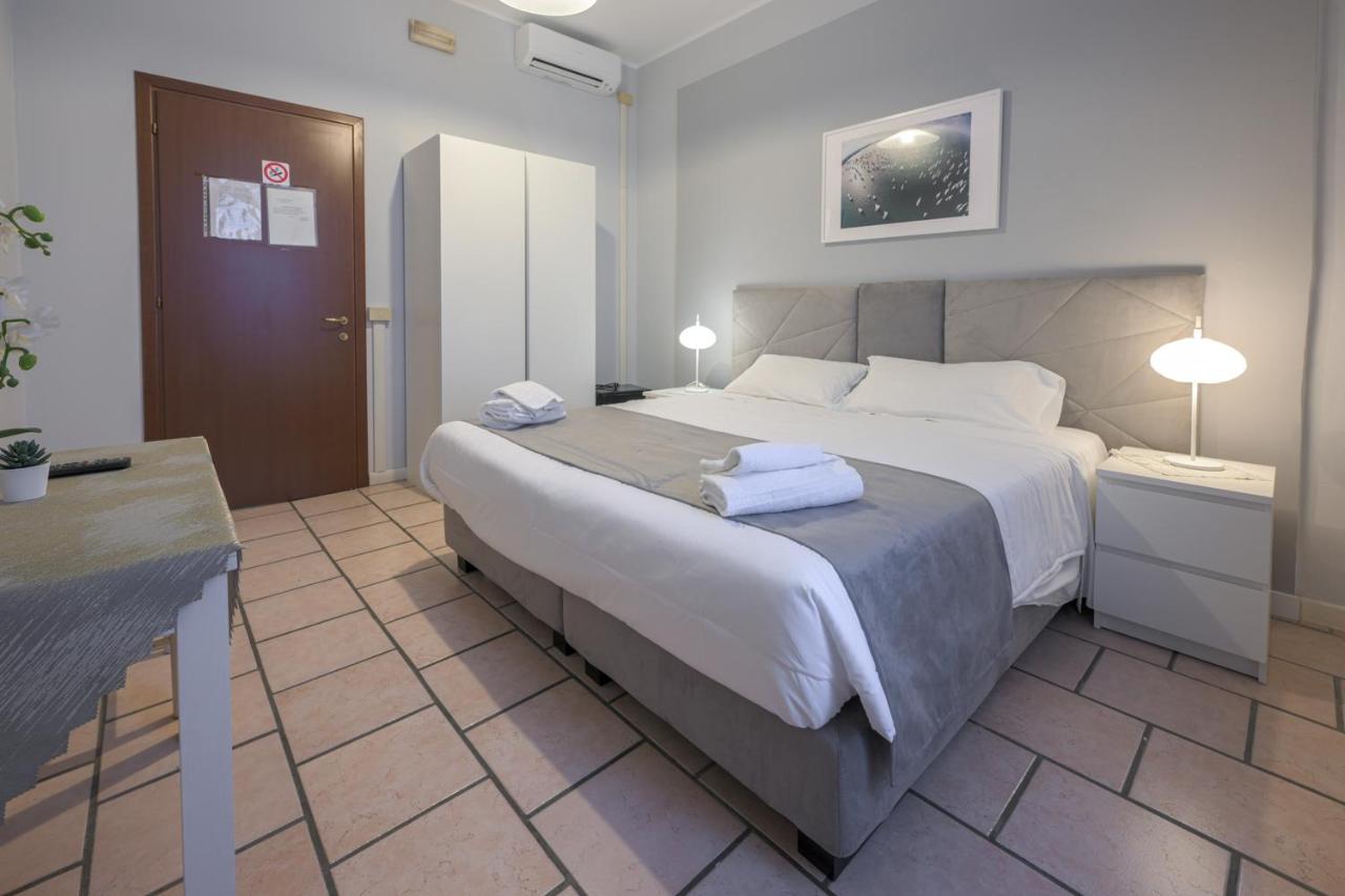 Camera Matrimoniale con Bagno in Comune